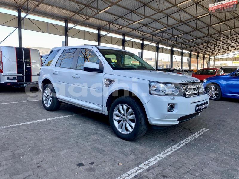 Big with watermark land rover freelander somalia mogadishu 5929