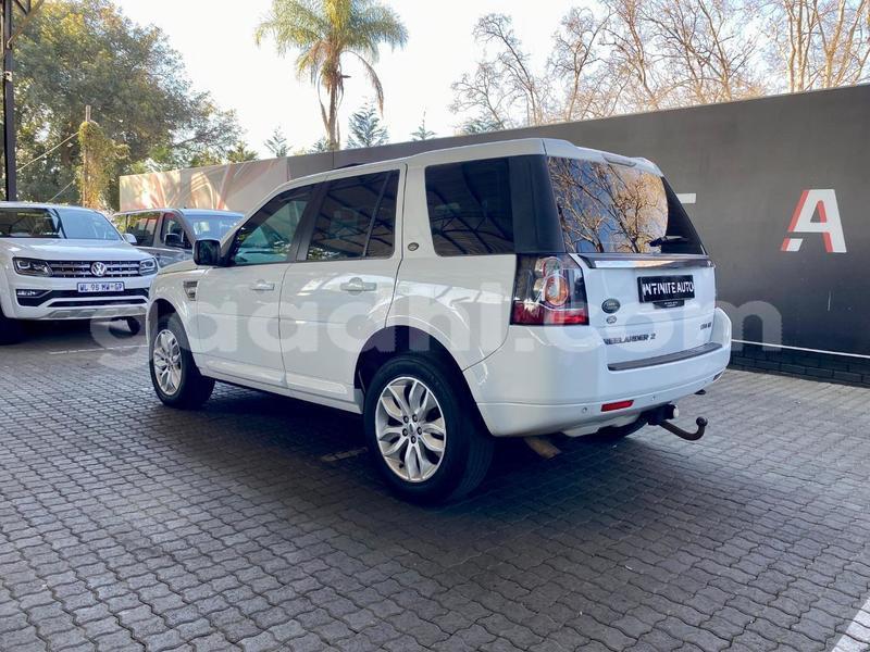 Big with watermark land rover freelander somalia mogadishu 5929