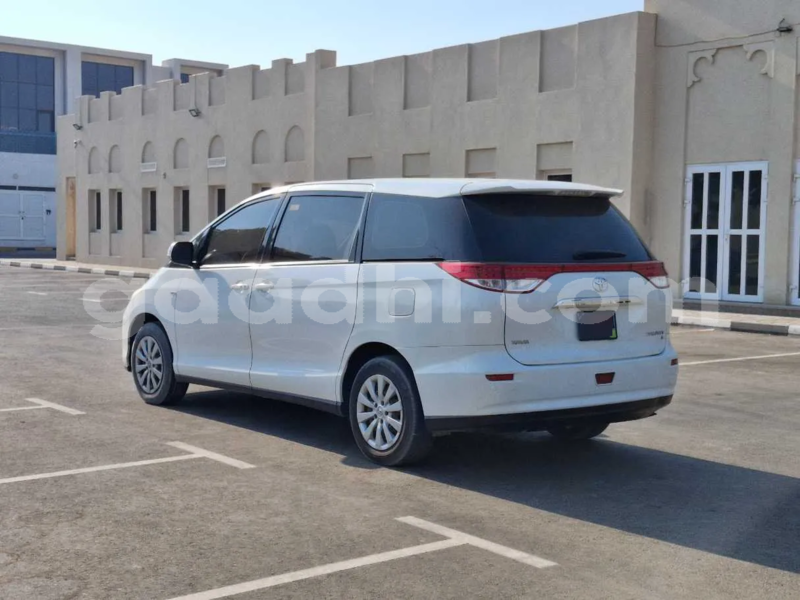 Big with watermark toyota previa somalia mogadishu 5933