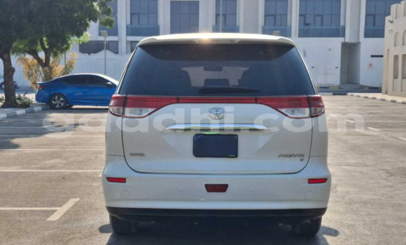 ይግዙ ያገለገለ Toyota Previa ነጭ መኪና በ ሞቃዲሾ በ ሶማሊያ ይግዙ ያገለገለ Toyota Previa ነጭ መኪና በ ሞቃዲሾ በ ሶማሊያ