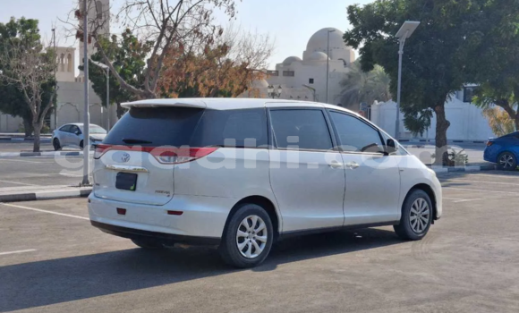 ይግዙ ያገለገለ Toyota Previa ነጭ መኪና በ ሞቃዲሾ በ ሶማሊያ ይግዙ ያገለገለ Toyota Previa ነጭ መኪና በ ሞቃዲሾ በ ሶማሊያ