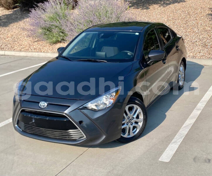 Big with watermark toyota yaris somalia mogadishu 5935