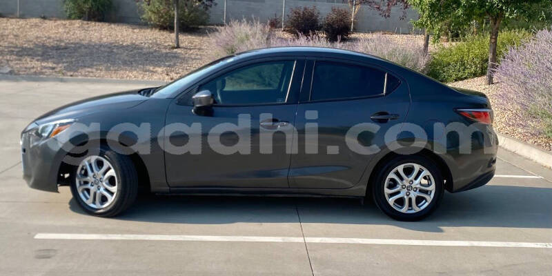 Big with watermark toyota yaris somalia mogadishu 5935