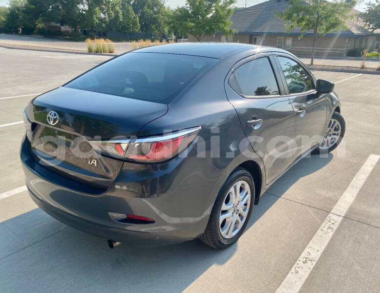 Big with watermark toyota yaris somalia mogadishu 5935