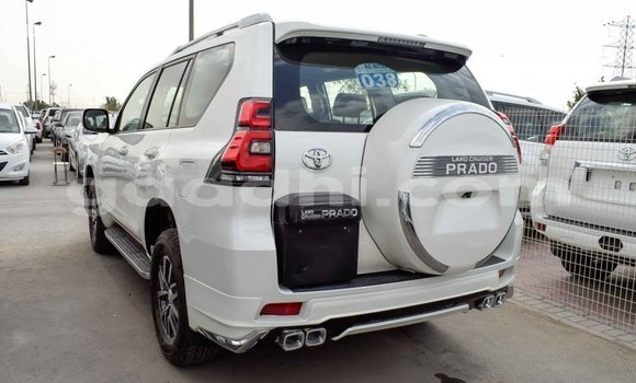 Imported Toyota Prado White Makiinaa iti Import - Dubai keessatti Somalia keessatti Imported Toyota Prado White Makiinaa iti Import - Dubai keessatti Somalia keessatti