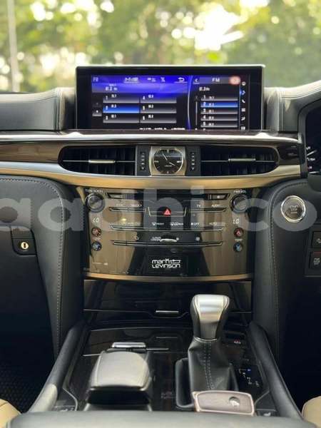 Big with watermark lexus lx somalia mogadishu 5948