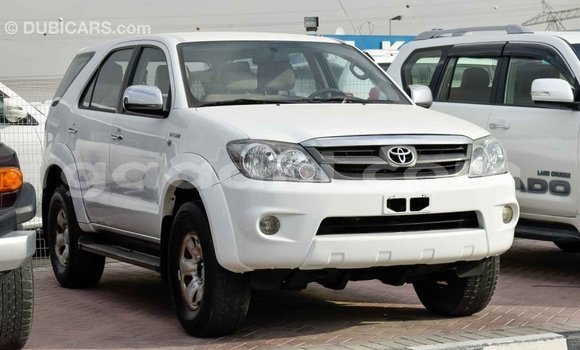 Imported Toyota Fortuner White Makiinaa iti Import - Dubai keessatti Somalia keessatti Imported Toyota Fortuner White Makiinaa iti Import - Dubai keessatti Somalia keessatti