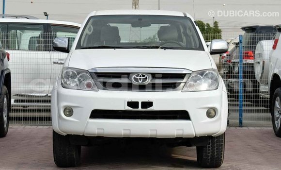 Imported Toyota Fortuner White Makiinaa iti Import - Dubai keessatti Somalia keessatti Imported Toyota Fortuner White Makiinaa iti Import - Dubai keessatti Somalia keessatti
