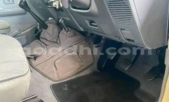 Oofamaa Toyota Land Cruiser Beige Makiinaa iti Mogadishu keessatti Somalia keessatti Oofamaa Toyota Land Cruiser Beige Makiinaa iti Mogadishu keessatti Somalia keessatti