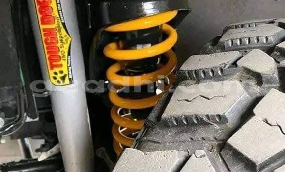 Oofamaa Toyota Land Cruiser Beige Makiinaa iti Mogadishu keessatti Somalia keessatti Oofamaa Toyota Land Cruiser Beige Makiinaa iti Mogadishu keessatti Somalia keessatti