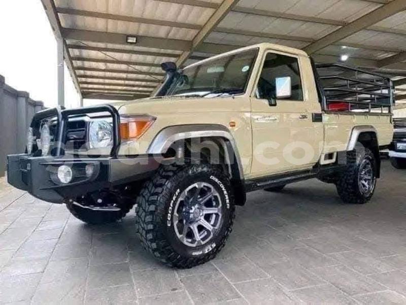 Big with watermark toyota land cruiser somalia mogadishu 5951