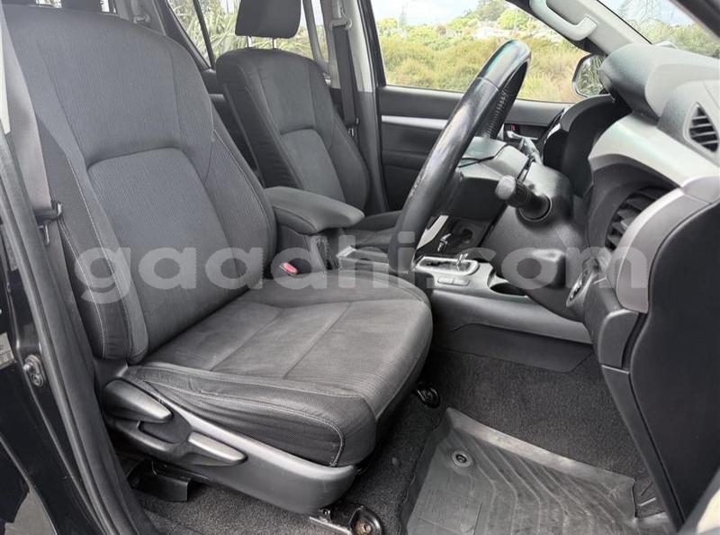 Big with watermark toyota hilux gedo luq 5972