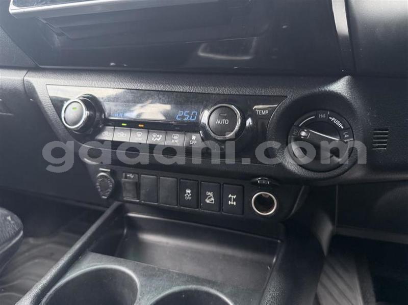 Big with watermark toyota hilux gedo luq 5972