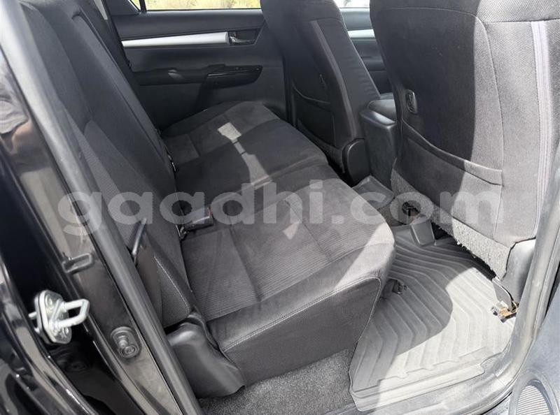 Big with watermark toyota hilux gedo luq 5972