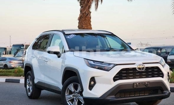 Acheter Occasion Voiture Toyota RAV4 Blanc à Bandarmu'ayo, Bari Acheter Occasion Voiture Toyota RAV4 Blanc à Bandarmu'ayo, Bari