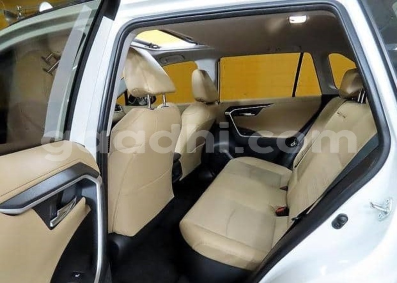 Big with watermark toyota rav4 bari bandarmu ayo 5976