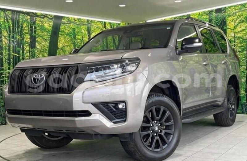 Big with watermark toyota land cruiser prado somalia mogadishu 5977
