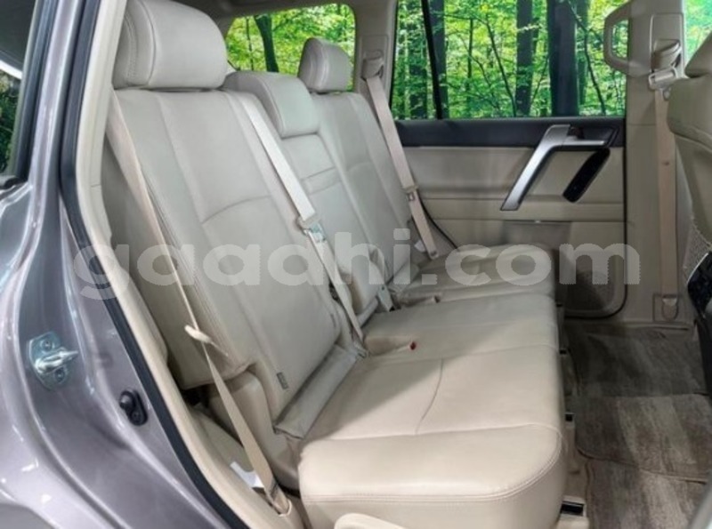 Big with watermark toyota land cruiser prado somalia mogadishu 5977