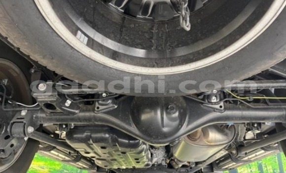 Oofamaa Toyota Land Cruiser Prado Black Makiinaa iti Mogadishu keessatti Somalia keessatti Oofamaa Toyota Land Cruiser Prado Black Makiinaa iti Mogadishu keessatti Somalia keessatti