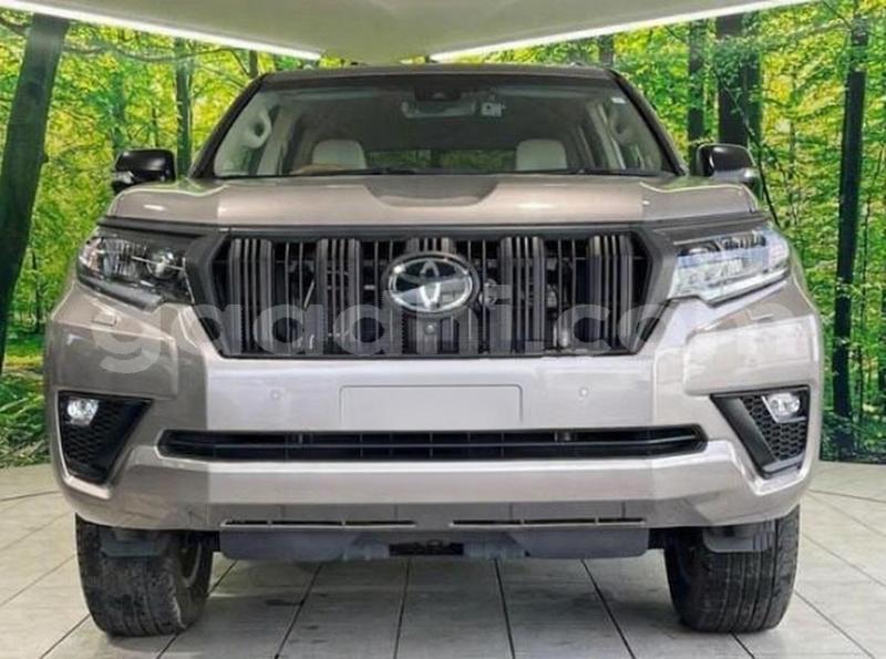 Big with watermark toyota land cruiser prado somalia mogadishu 5977
