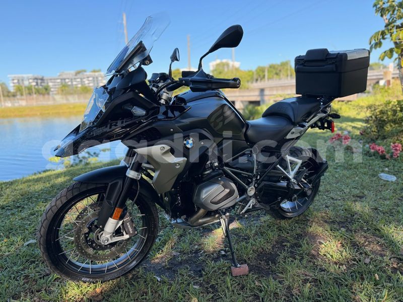 Big with watermark bmw gs somalia afgooye 5978