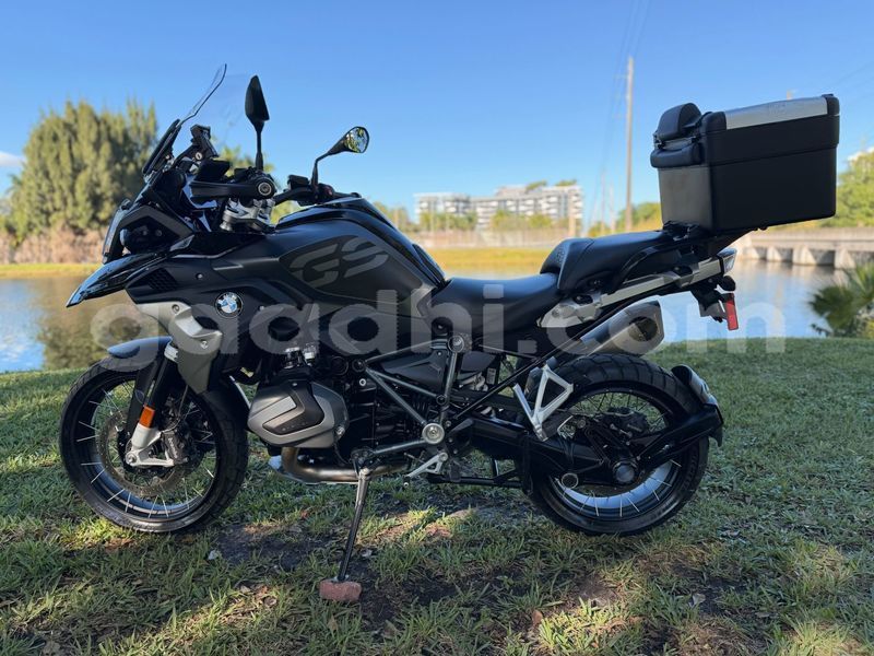 Big with watermark bmw gs somalia afgooye 5978