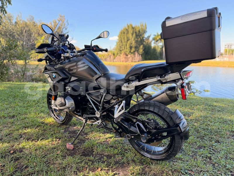 Big with watermark bmw gs somalia afgooye 5978
