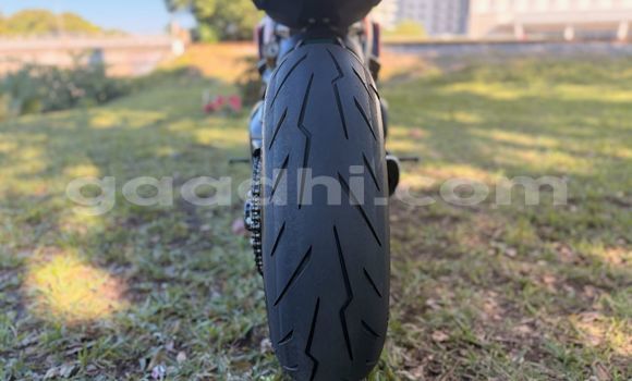 اشتري Imported Ducati Streetfighter أحمر دراجة نارية في "علولة في باري اشتري Imported Ducati Streetfighter أحمر دراجة نارية في "علولة في باري