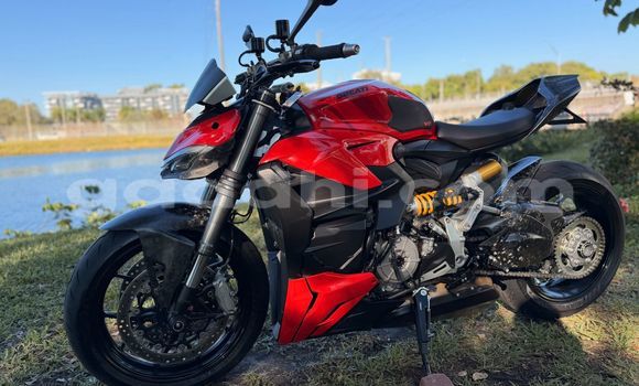 اشتري Imported Ducati Streetfighter أحمر دراجة نارية في "علولة في باري اشتري Imported Ducati Streetfighter أحمر دراجة نارية في "علولة في باري