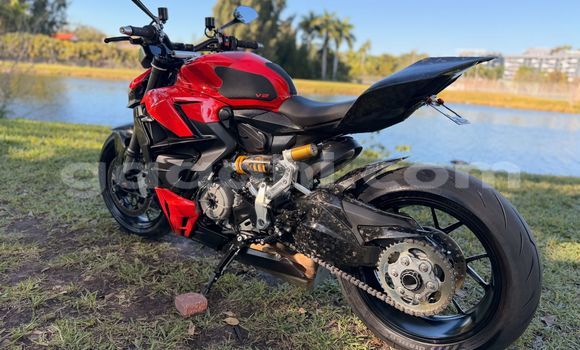 اشتري Imported Ducati Streetfighter أحمر دراجة نارية في "علولة في باري اشتري Imported Ducati Streetfighter أحمر دراجة نارية في "علولة في باري