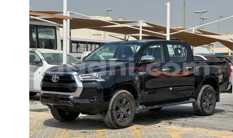 Big with watermark toyota hilux somalia mogadishu 5983