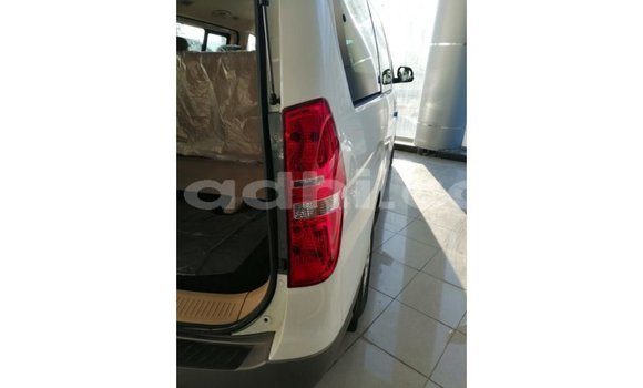 اشتري Imported Hyundai Accent أبيض سيارة في Import - Dubai في الصومال اشتري Imported Hyundai Accent أبيض سيارة في Import - Dubai في الصومال