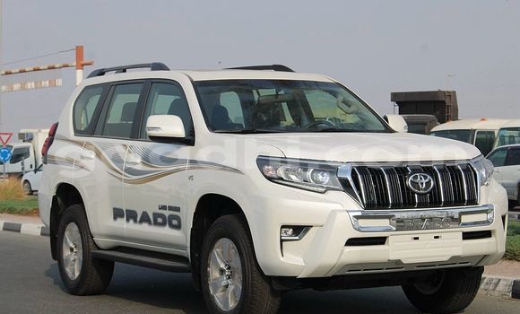 Acheter Occasion Voiture Toyota Land Cruiser Prado Blanc à Bandarmu'ayo, Bari Acheter Occasion Voiture Toyota Land Cruiser Prado Blanc à Bandarmu'ayo, Bari
