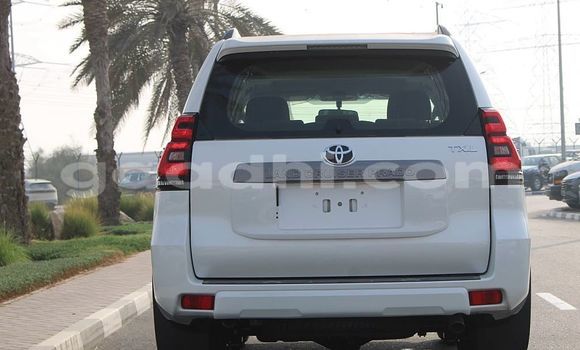 Acheter Occasion Voiture Toyota Land Cruiser Prado Blanc à Bandarmu'ayo, Bari Acheter Occasion Voiture Toyota Land Cruiser Prado Blanc à Bandarmu'ayo, Bari