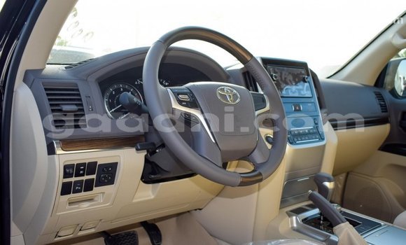 Acheter Import Voiture Toyota Land Cruiser Noir à Import - Dubai, Somalie Acheter Import Voiture Toyota Land Cruiser Noir à Import - Dubai, Somalie
