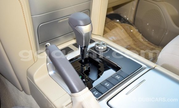 Acheter Import Voiture Toyota Land Cruiser Noir à Import - Dubai, Somalie Acheter Import Voiture Toyota Land Cruiser Noir à Import - Dubai, Somalie