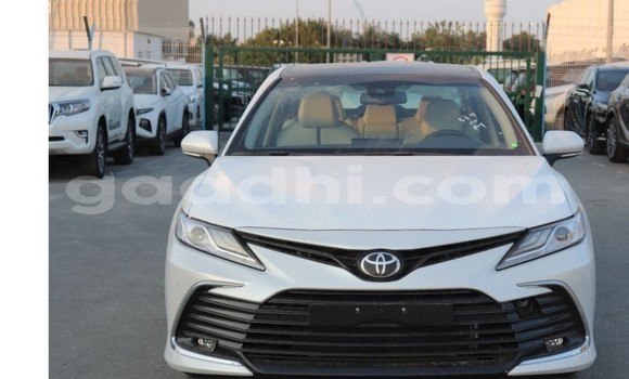 Buy Used Toyota Camry White Car in Mogadishu in Somalia