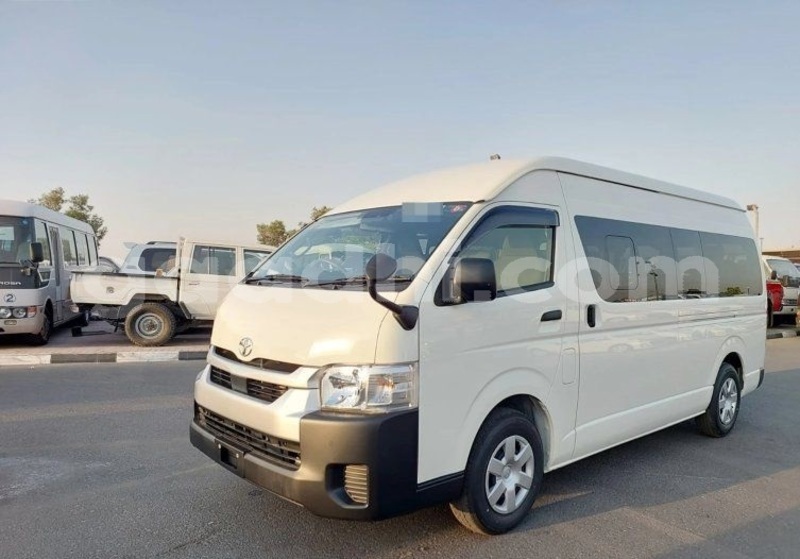 Big with watermark toyota hiace bari bandarmu ayo 6026