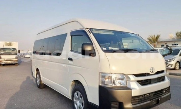 Acheter Occasion Voiture Toyota Hiace Blanc à Bandarmu'ayo, Bari Acheter Occasion Voiture Toyota Hiace Blanc à Bandarmu'ayo, Bari