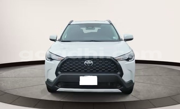Buy Used Toyota Corolla Cross White Car in Bandarmu'ayo in Bari