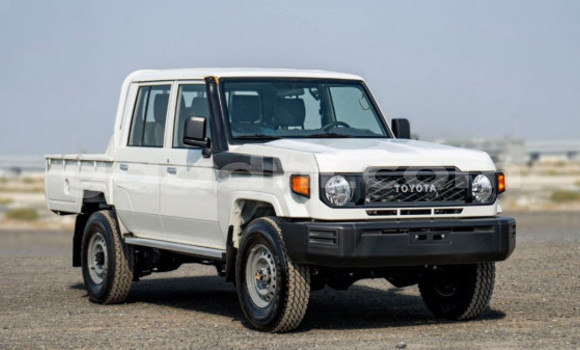 اشتري مستعمل Toyota Land Cruiser أبيض سيارة في Bandarmu'ayo في باري اشتري مستعمل Toyota Land Cruiser أبيض سيارة في Bandarmu'ayo في باري