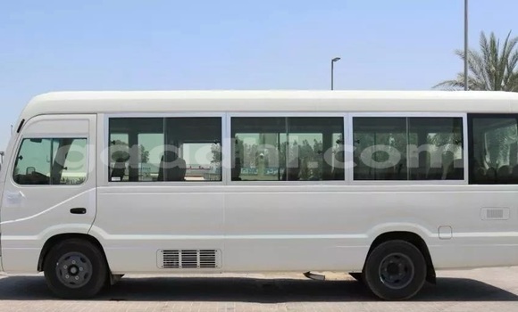اشتري مستعمل Toyota Coaster أبيض سيارة في Bandarmu'ayo في باري اشتري مستعمل Toyota Coaster أبيض سيارة في Bandarmu'ayo في باري