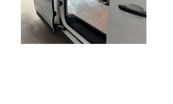 Buy Used Peugeot Expert White Car in Import - Dubai in Somalia