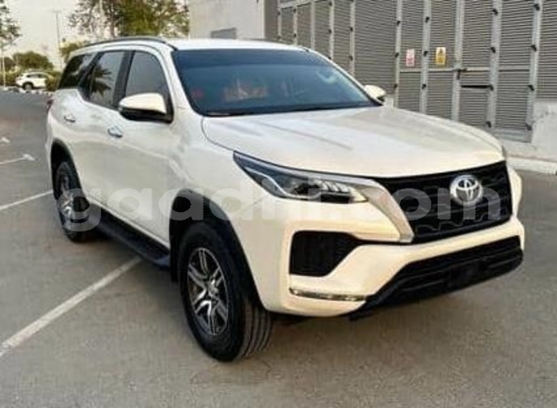 Big with watermark toyota fortuner bari bandarmu ayo 6096