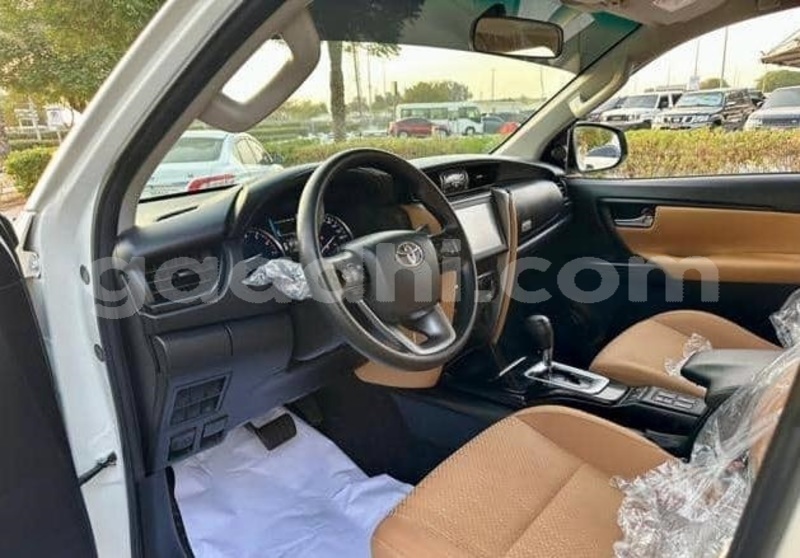 Big with watermark toyota fortuner bari bandarmu ayo 6096