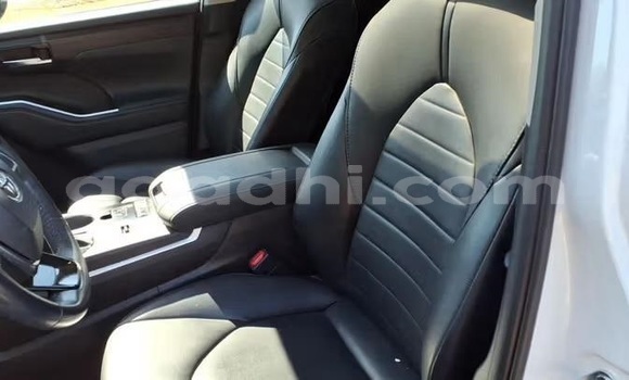 اشتري مستعمل Toyota Highlander أبيض سيارة في Bandarmu'ayo في باري اشتري مستعمل Toyota Highlander أبيض سيارة في Bandarmu'ayo في باري