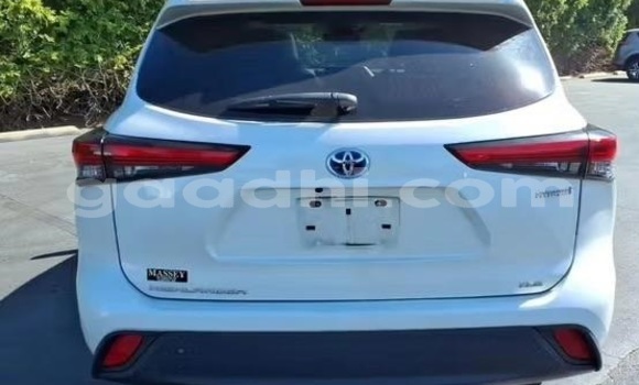 اشتري مستعمل Toyota Highlander أبيض سيارة في Bandarmu'ayo في باري اشتري مستعمل Toyota Highlander أبيض سيارة في Bandarmu'ayo في باري