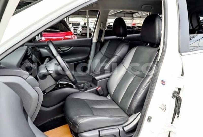 Big with watermark nissan x trail bari bandarmu ayo 6113