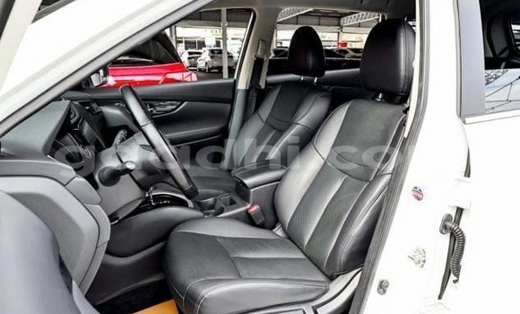 اشتري مستعمل Nissan X–Trail أبيض سيارة في Bandarmu'ayo في باري اشتري مستعمل Nissan X–Trail أبيض سيارة في Bandarmu'ayo في باري