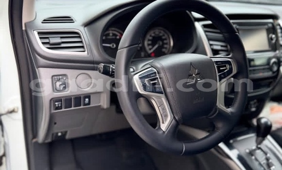 Buy Used Mitsubishi L200 White Car in Bandarmu'ayo in Bari Buy Used Mitsubishi L200 White Car in Bandarmu'ayo in Bari